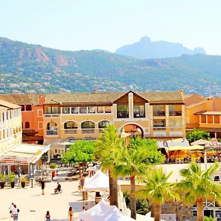 Апартаменти Cap Esterel Village : Studio Rez De Jardin J2 : 78la Сен-Рафаель