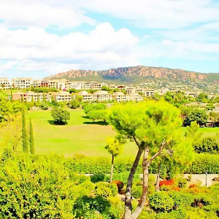 Apartment Cap Esterel Village : Studio Rez De Jardin J2 : 78la Saint-Raphael (Var)